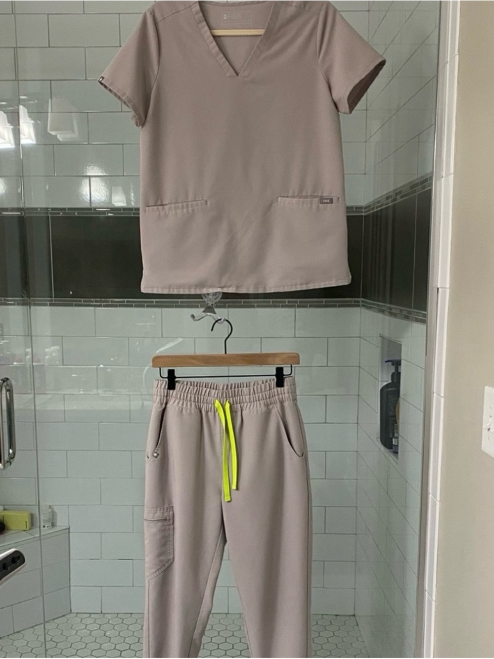 Figs SLATE high waisted Zamora jogger scrubs size SP & casma top size S